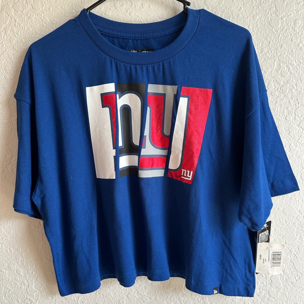 NWT New York Giants NFL Blue Cropped T-Shirt - Women’s Large